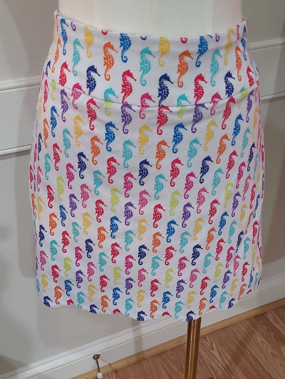ATTYRE New York White Multicolor Seahorse Print Pull-On Skort - Size 8P